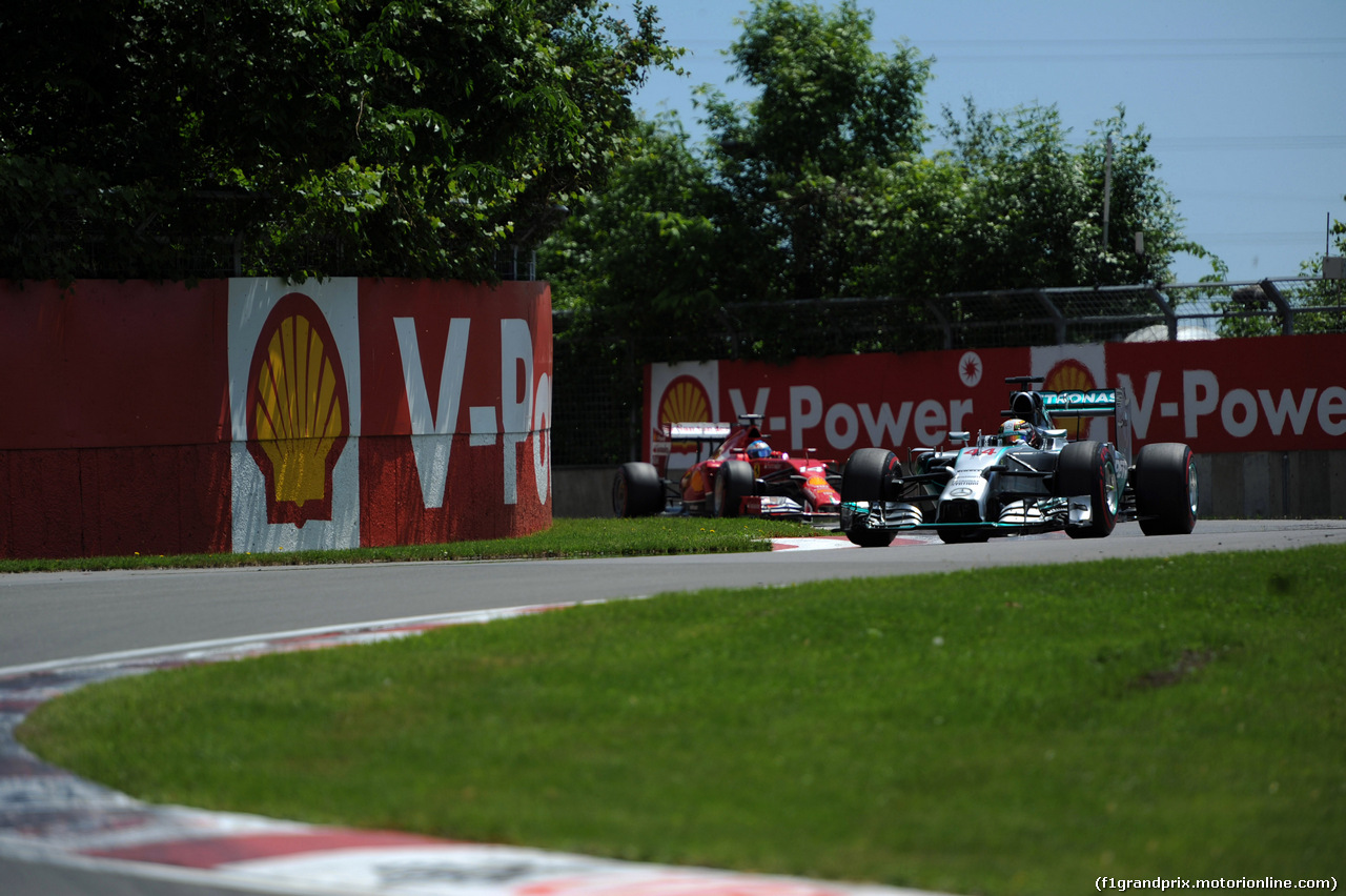 GP CANADA, 07.06.2014- Qualifiche, Lewis Hamilton (GBR) Mercedes AMG F1 W05 davanti a Fernando Alonso (ESP) Ferrari F14-T