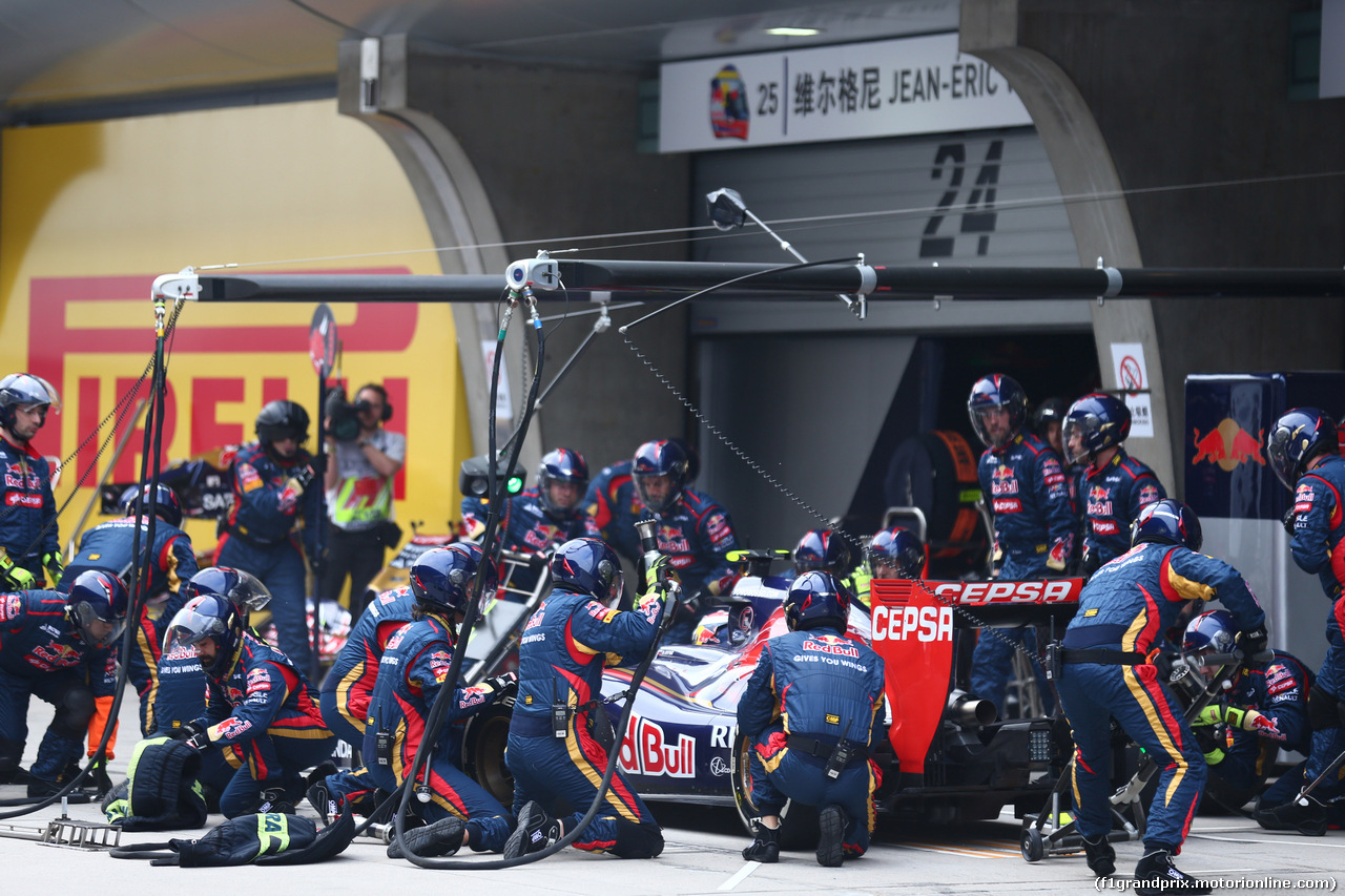 GP CINA, 20.04.2014- Gara, Daniil Kvyat (RUS) Scuderia Toro Rosso STR9