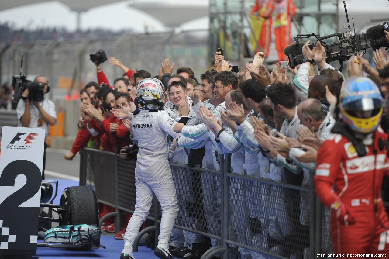 GP CINA, 20.04.2014- Lewis Hamilton (GBR) Mercedes AMG F1 W05 in parc fermee