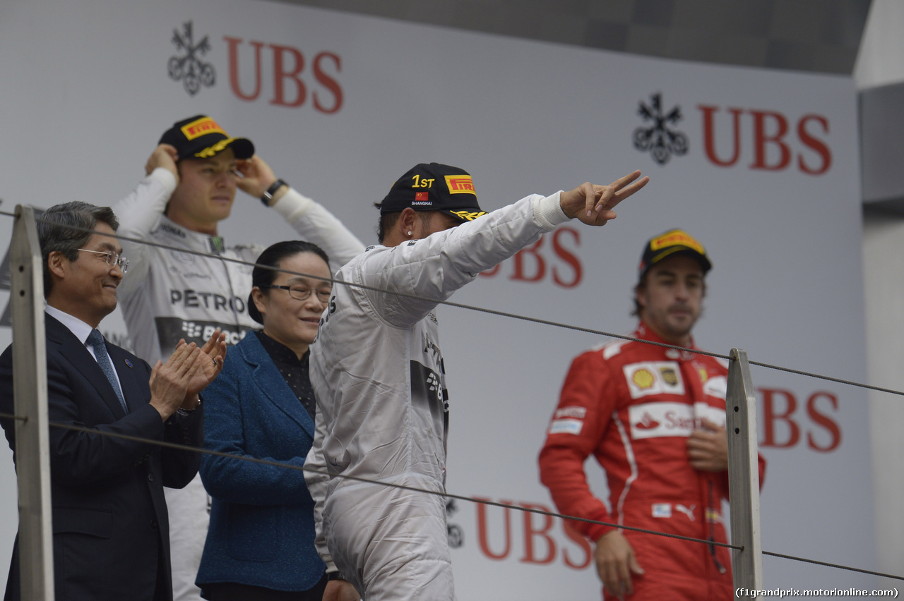 GP CINA, 20.04.2014- The podium, winner Lewis Hamilton (GBR) Mercedes AMG F1 W05, 2nd Nico Rosberg (GER) Mercedes AMG F1 W05, 3rd Fernando Alonso (ESP) Ferrari F14T