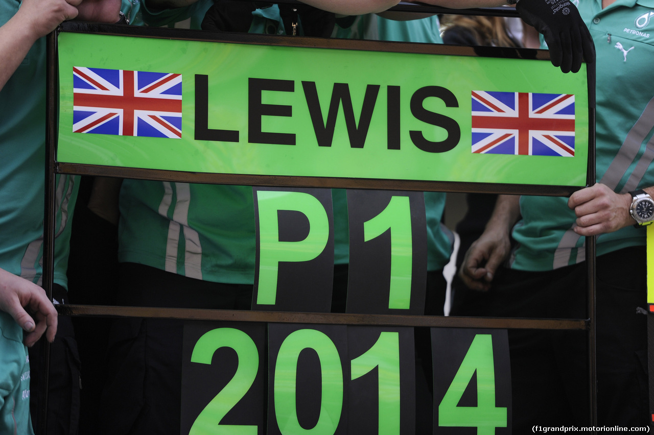 GP CINA, 20.04.2014- Table celebrating the victory of Lewis Hamilton (GBR) Mercedes AMG F1 W05