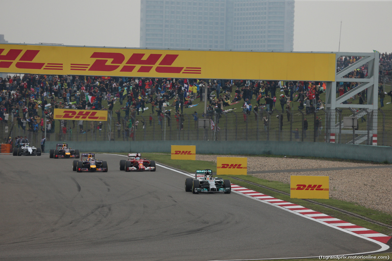 GP CINA, 20.04.2014- Gara, Lewis Hamilton (GBR) Mercedes AMG F1 W05