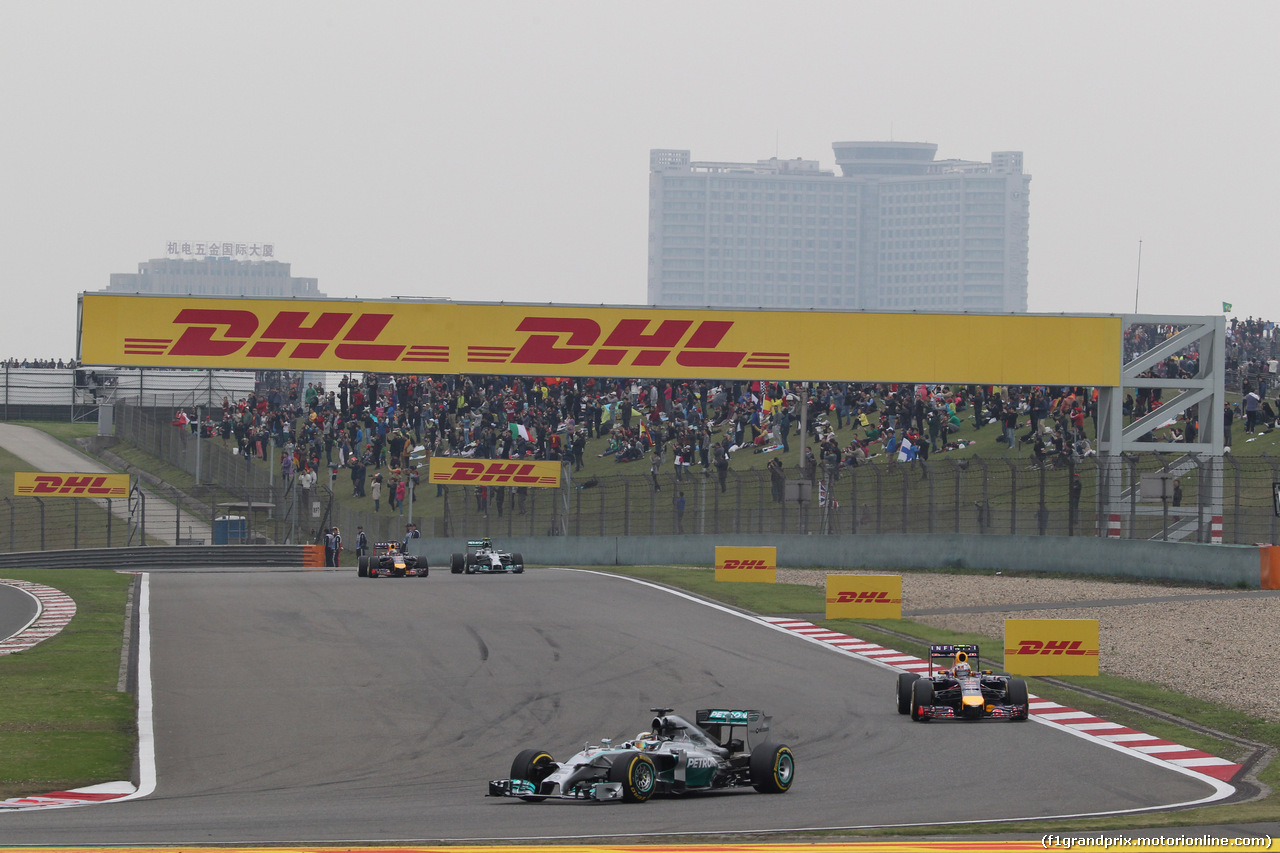 GP CINA, 20.04.2014- Gara, Lewis Hamilton (GBR) Mercedes AMG F1 W05