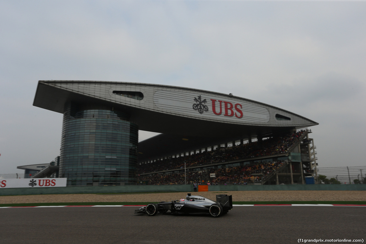 GP CINA, 20.04.2014- Gara, Jenson Button (GBR) McLaren Mercedes MP4-29