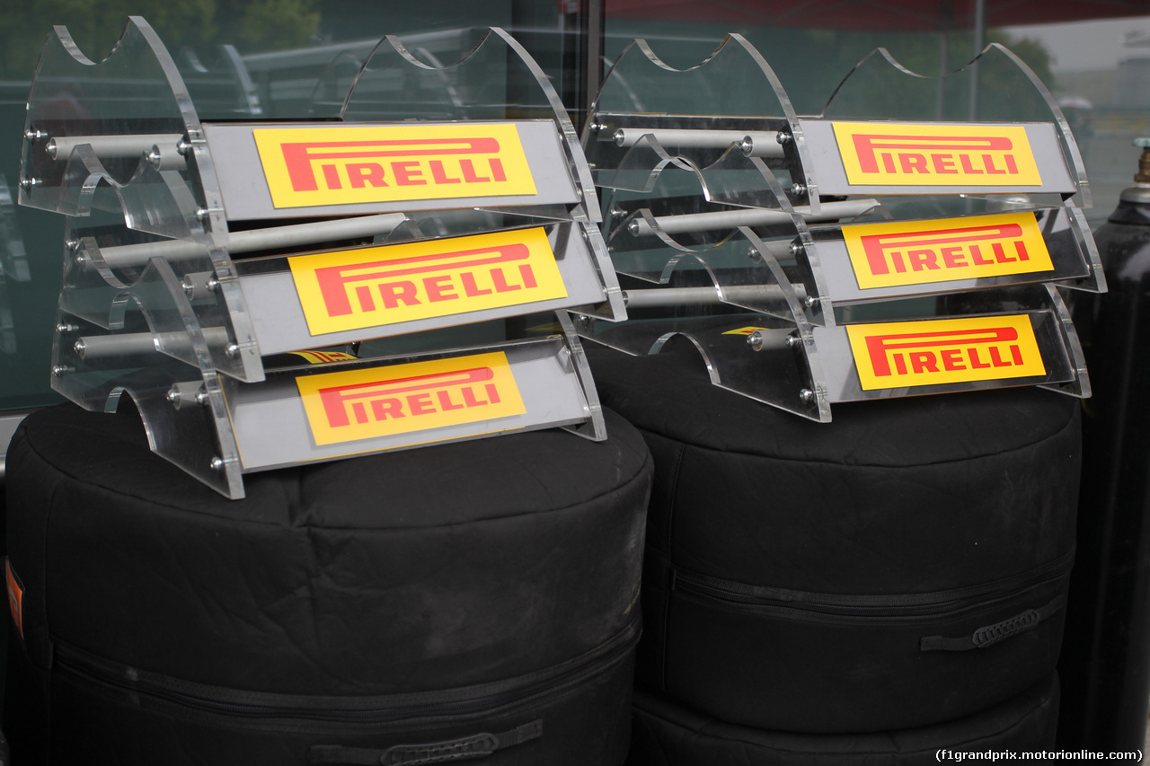 GP CINA, 17.04.2014- Tires
