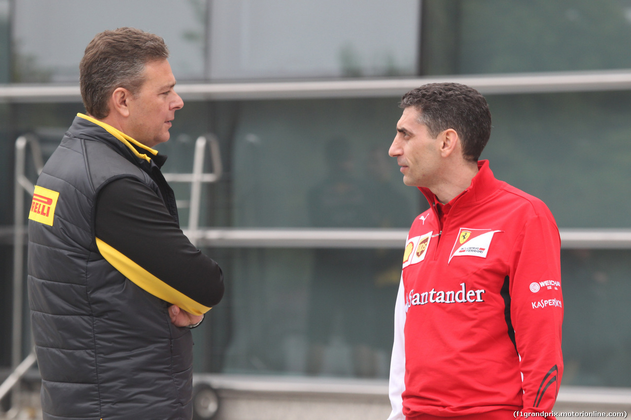 GP CINA, 17.04.2014- Mario Isola (ITA), Sporting Director Pirelli e Andrea Stella (ITA) Ferrari race Engineer