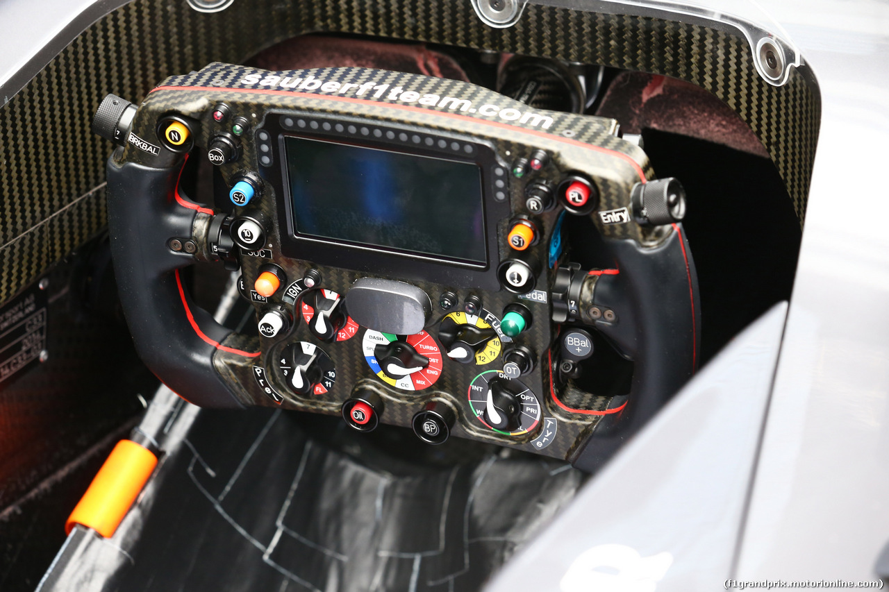 GP CINA, 17.04.2014- Mercedes steerling wheel