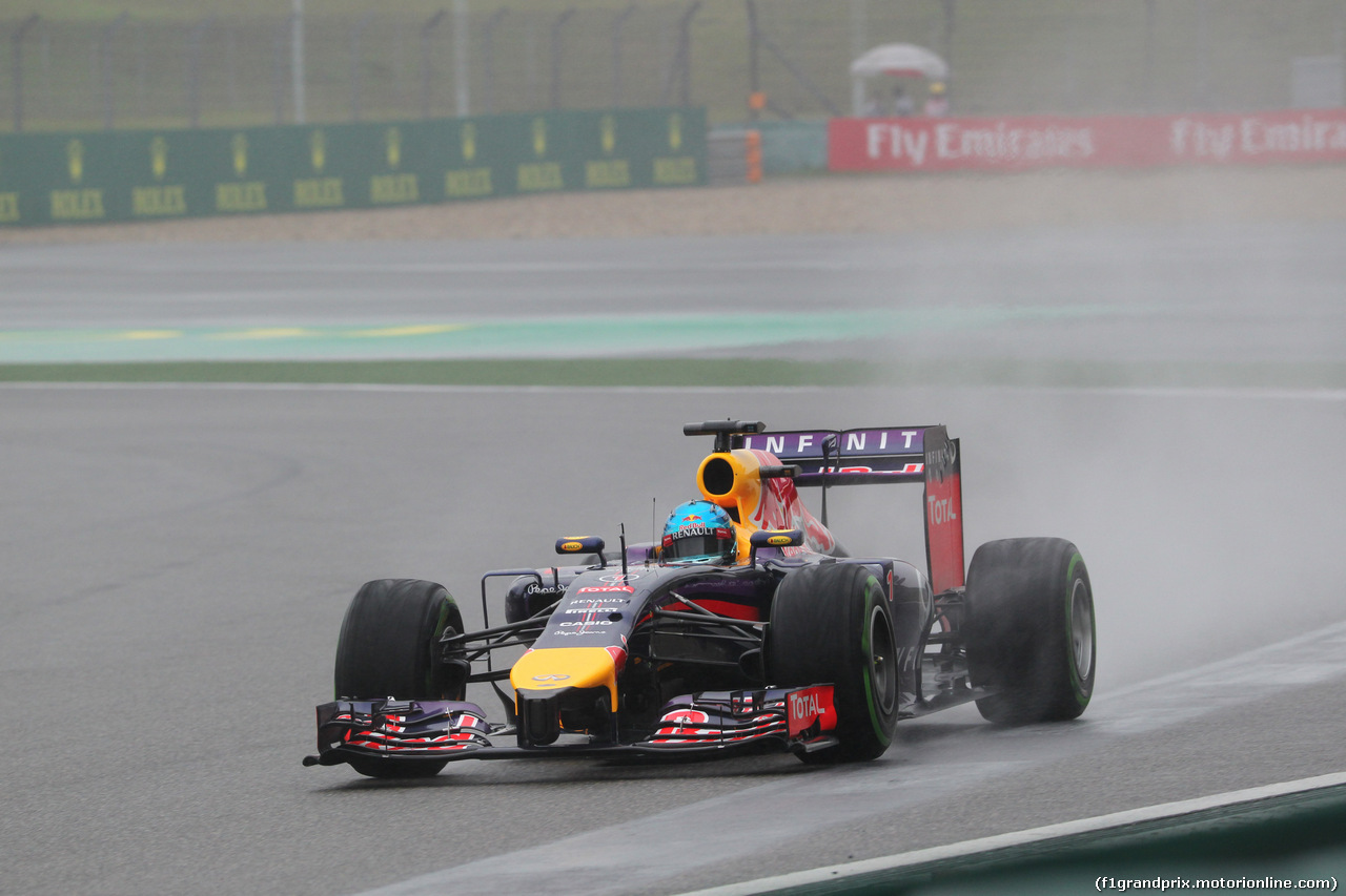 GP CINA, 19.04.2014- Prove Libere 3, Sebastian Vettel (GER) Infiniti Red Bull Racing RB10