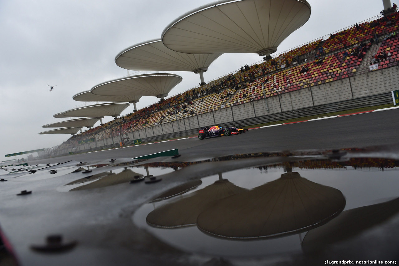 GP CINA, 19.04.2014- Prove Libere 3, Sebastian Vettel (GER) Infiniti Red Bull Racing RB10
