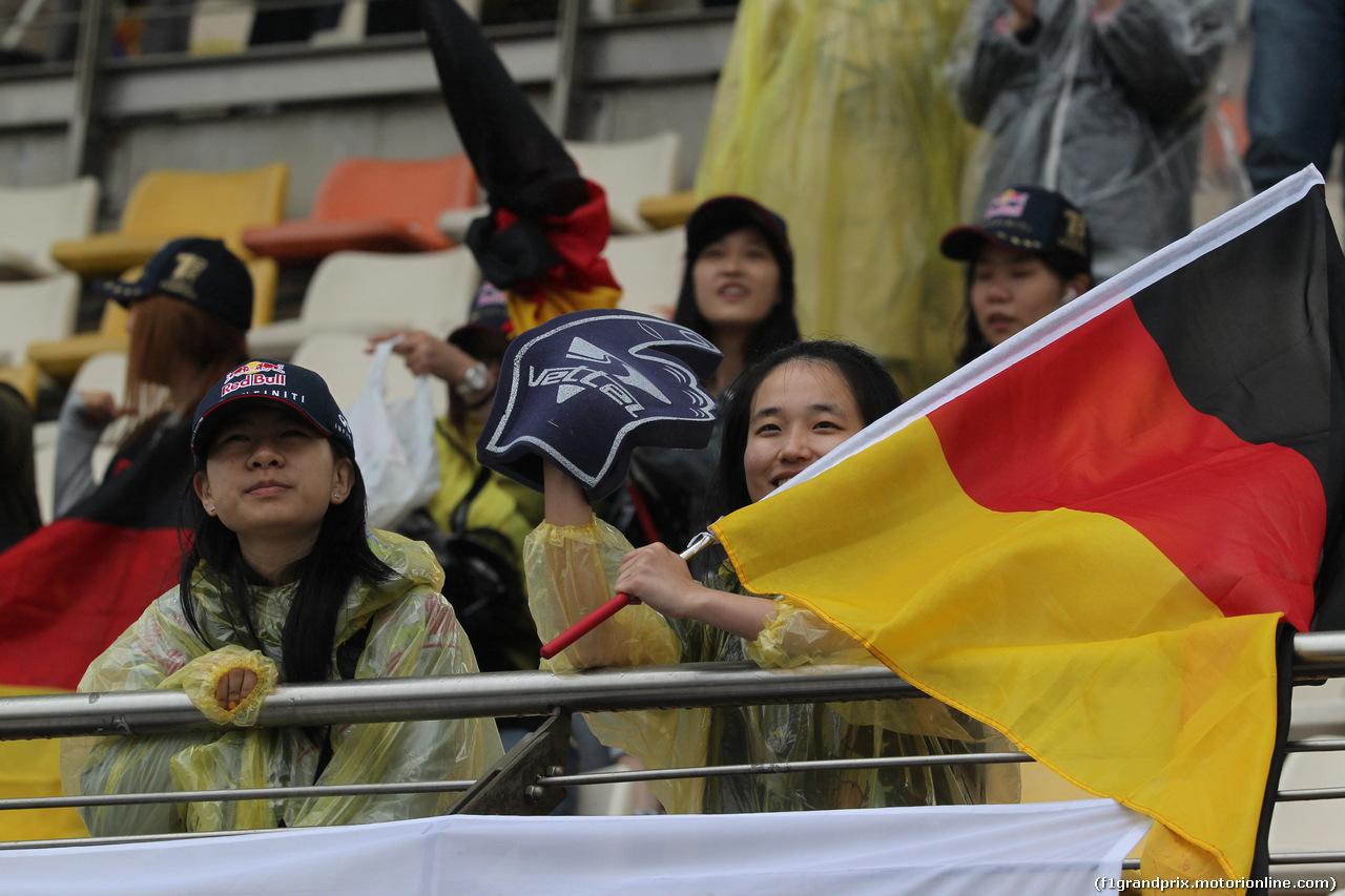 GP CINA, 19.04.2014- Prove Libere 3, Fans