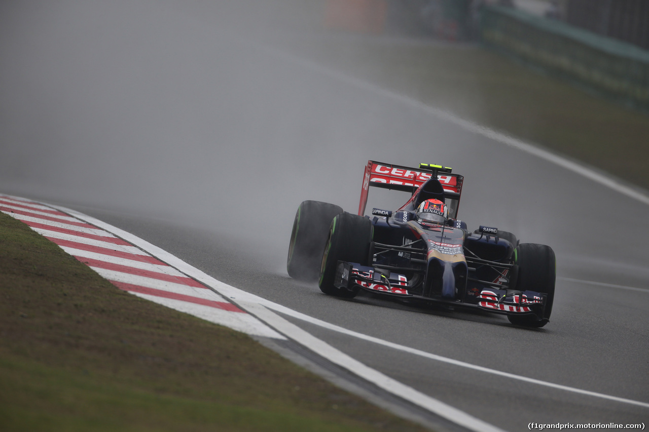 GP CINA, 19.04.2014- Prove Libere 3, Daniil Kvyat (RUS) Scuderia Toro Rosso STR9