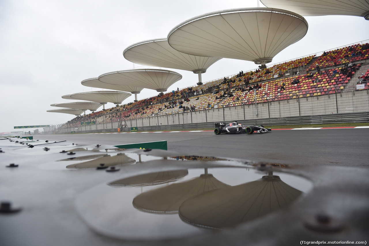 GP CINA, 19.04.2014- Prove Libere 3, Adrian Sutil (GER) Sauber F1 Team C33