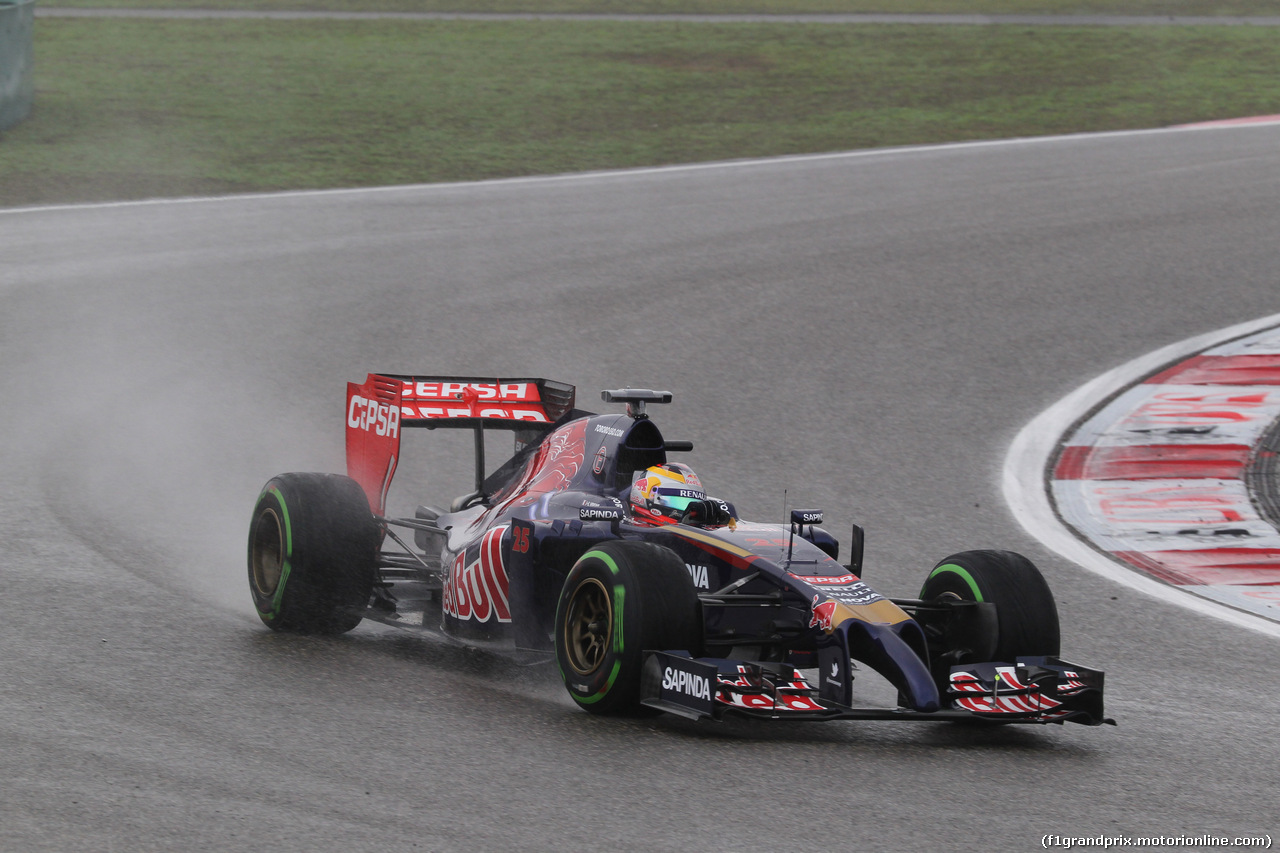 GP CINA, 19.04.2014- Qualifiche, Jean-Eric Vergne (FRA) Scuderia Toro Rosso STR9