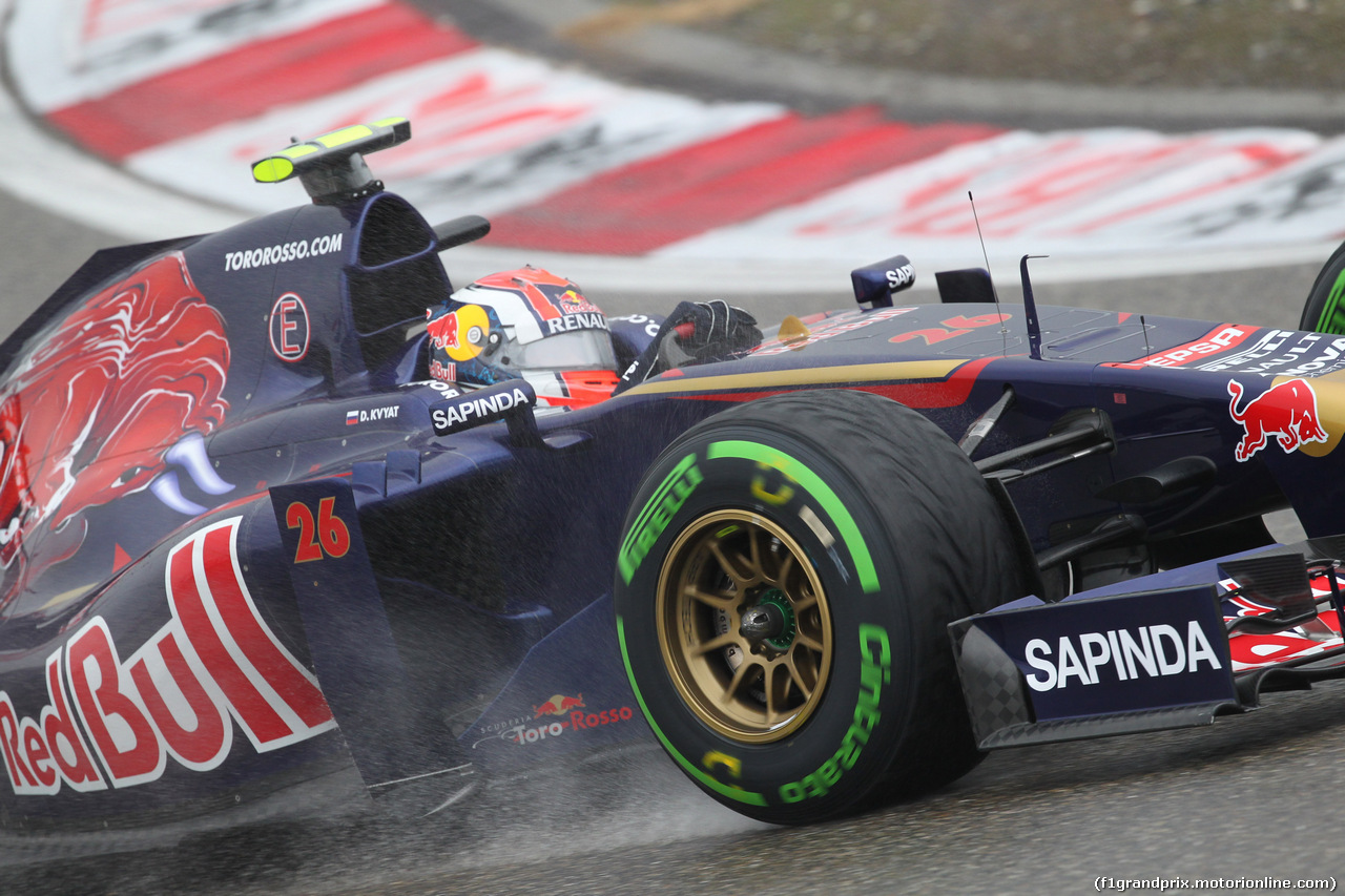 GP CINA, 19.04.2014- Qualifiche, Daniil Kvyat (RUS) Scuderia Toro Rosso STR9