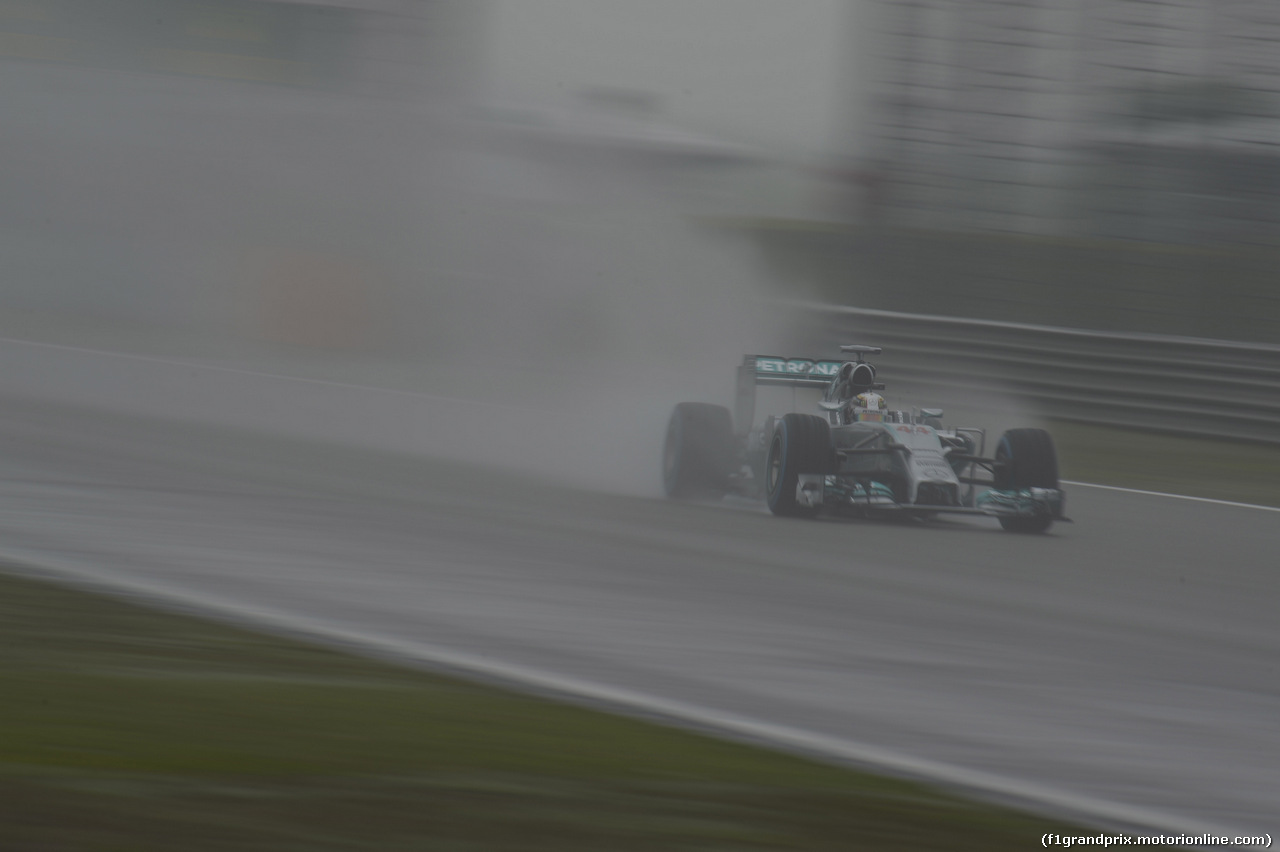 GP CINA, 19.04.2014- Qualifiche, Lewis Hamilton (GBR) Mercedes AMG F1 W05