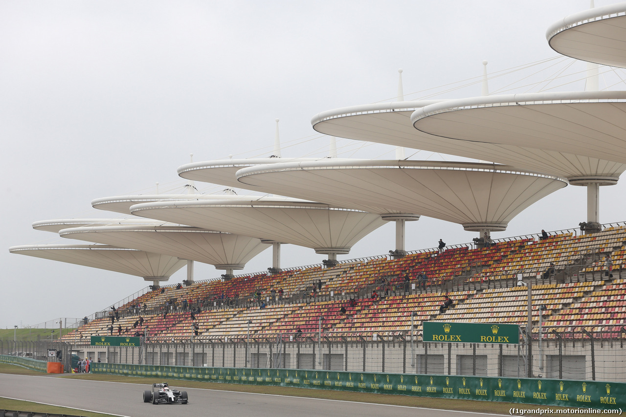 GP CINA, 18.04.2014- Prove Libere 1, Kevin Magnussen (DEN) McLaren Mercedes MP4-29