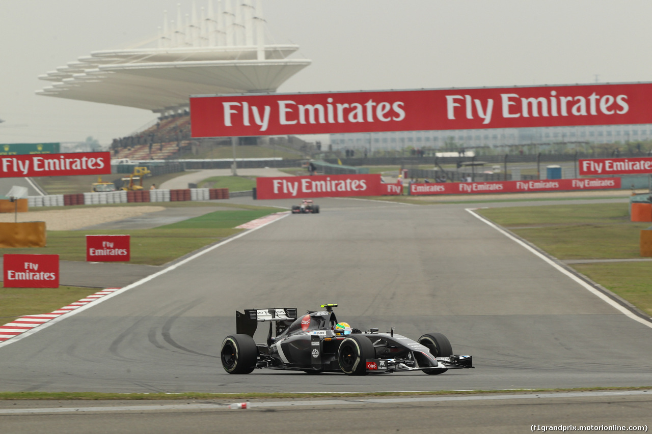 GP CINA, 18.04.2014- Prove Libere 1, Esteban Gutierrez (MEX) Sauber F1 Team C33
