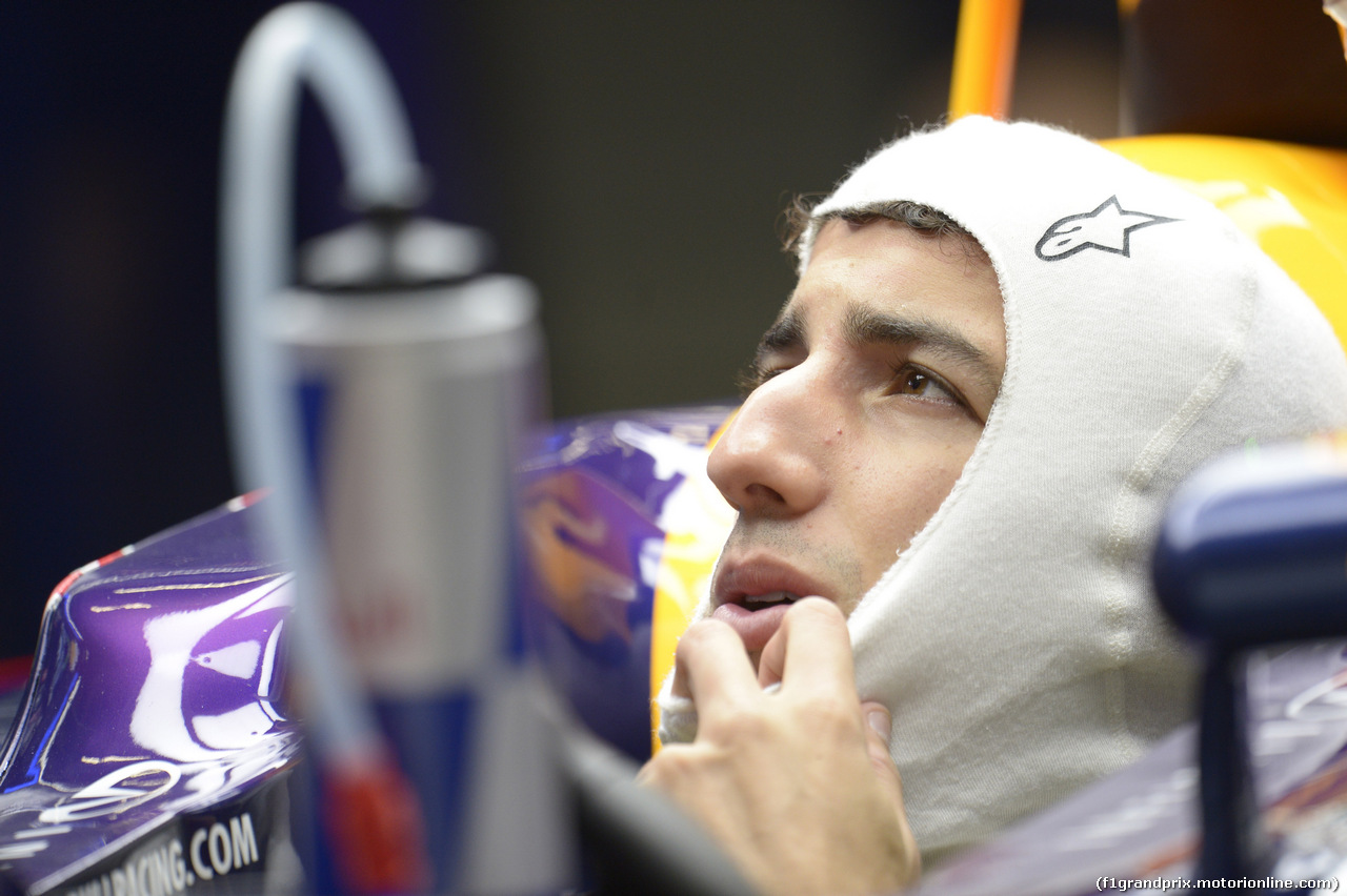 GP CINA, 18.04.2014- Prove Libere 1, Daniel Ricciardo (AUS) Infiniti Red Bull Racing RB10