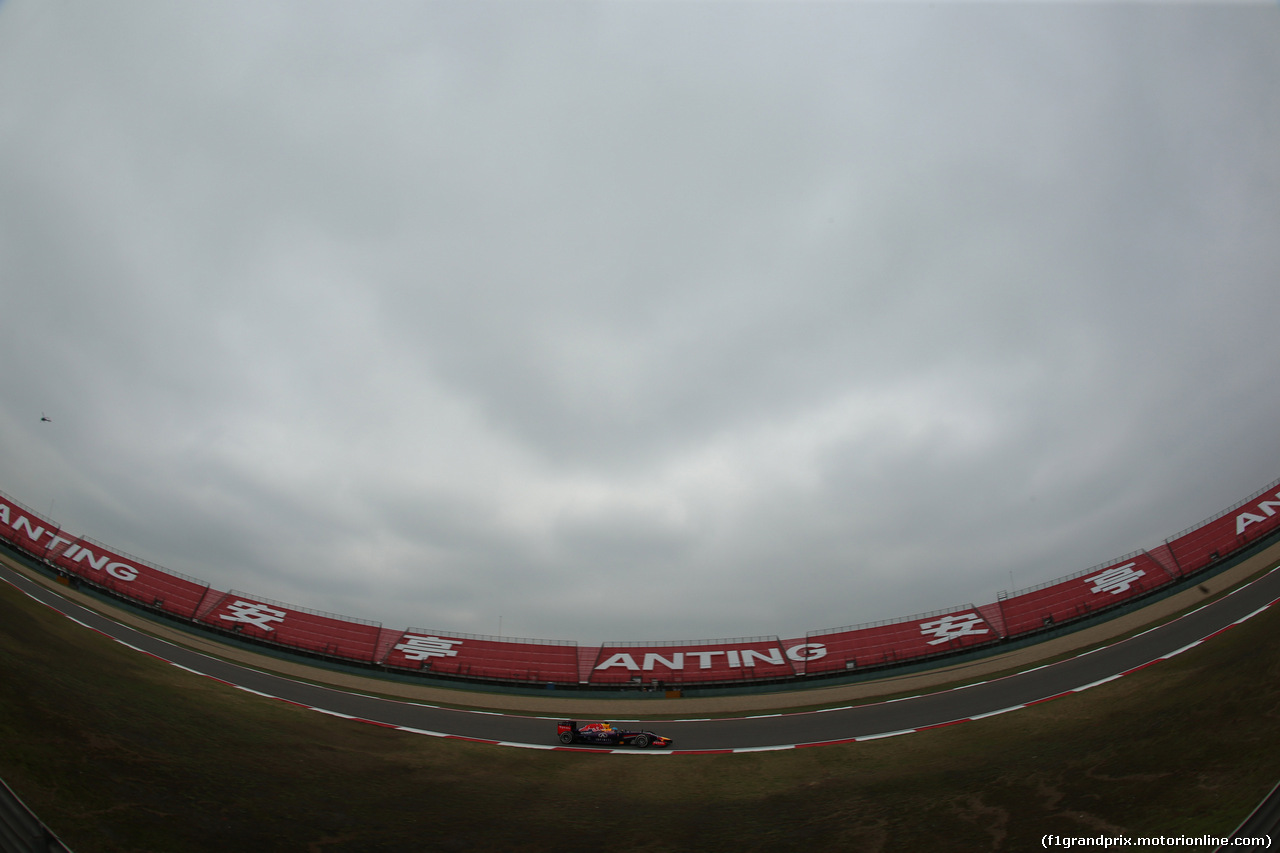 GP CINA, 18.04.2014- Prove Libere 1, Sebastian Vettel (GER) Infiniti Red Bull Racing RB10