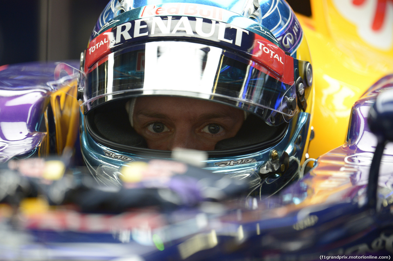 GP CINA, 18.04.2014- Prove Libere 1, Sebastian Vettel (GER) Infiniti Red Bull Racing RB10