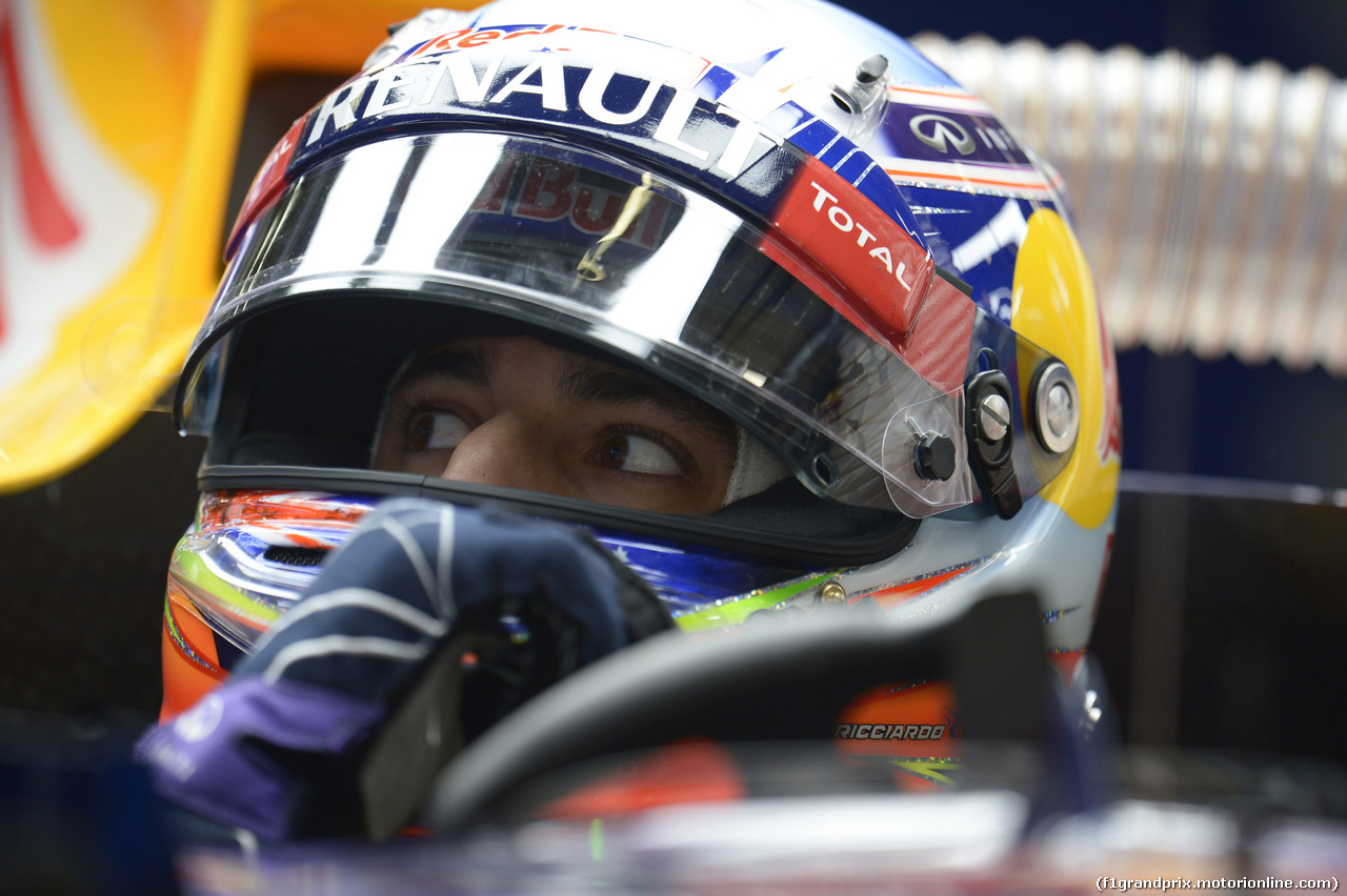 GP CINA, 18.04.2014- Prove Libere 1, Daniel Ricciardo (AUS) Infiniti Red Bull Racing RB10