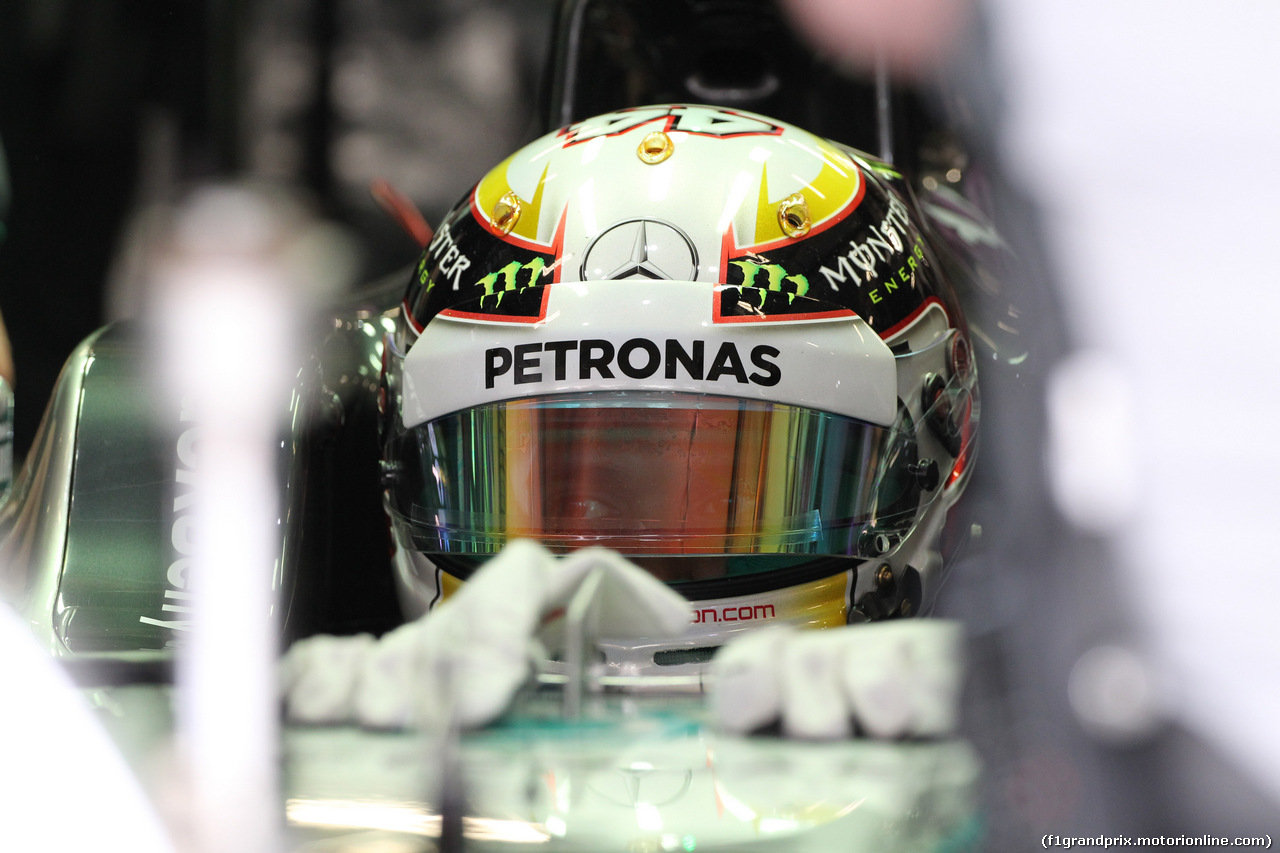GP CINA, 18.04.2014- Prove Libere 2, Lewis Hamilton (GBR) Mercedes AMG F1 W05