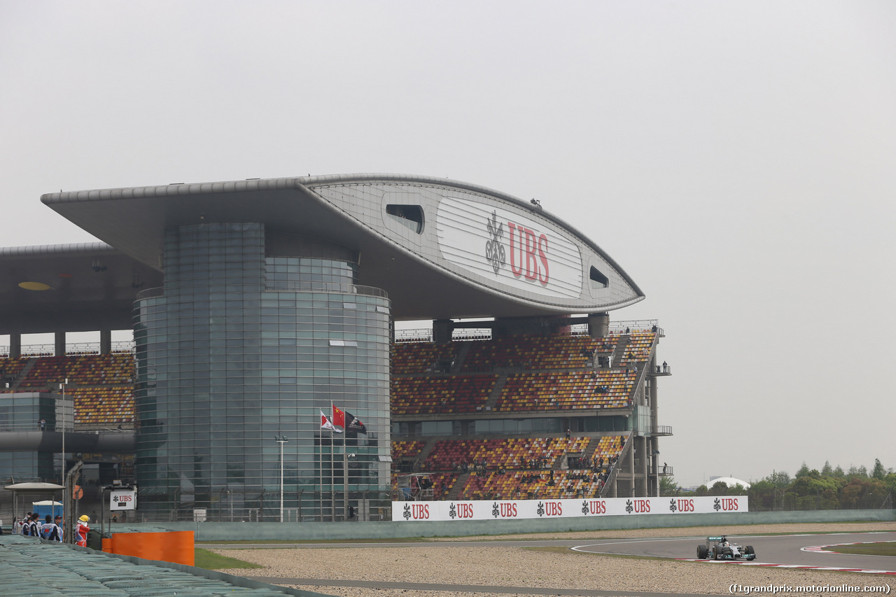 GP CINA, 18.04.2014- Prove Libere 2, Lewis Hamilton (GBR) Mercedes AMG F1 W05