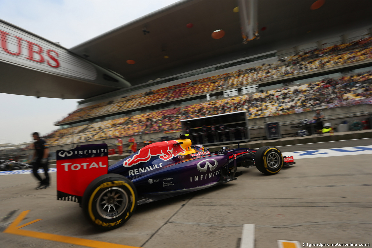 GP CINA, 18.04.2014- Prove Libere 2, Daniel Ricciardo (AUS) Infiniti Red Bull Racing RB10