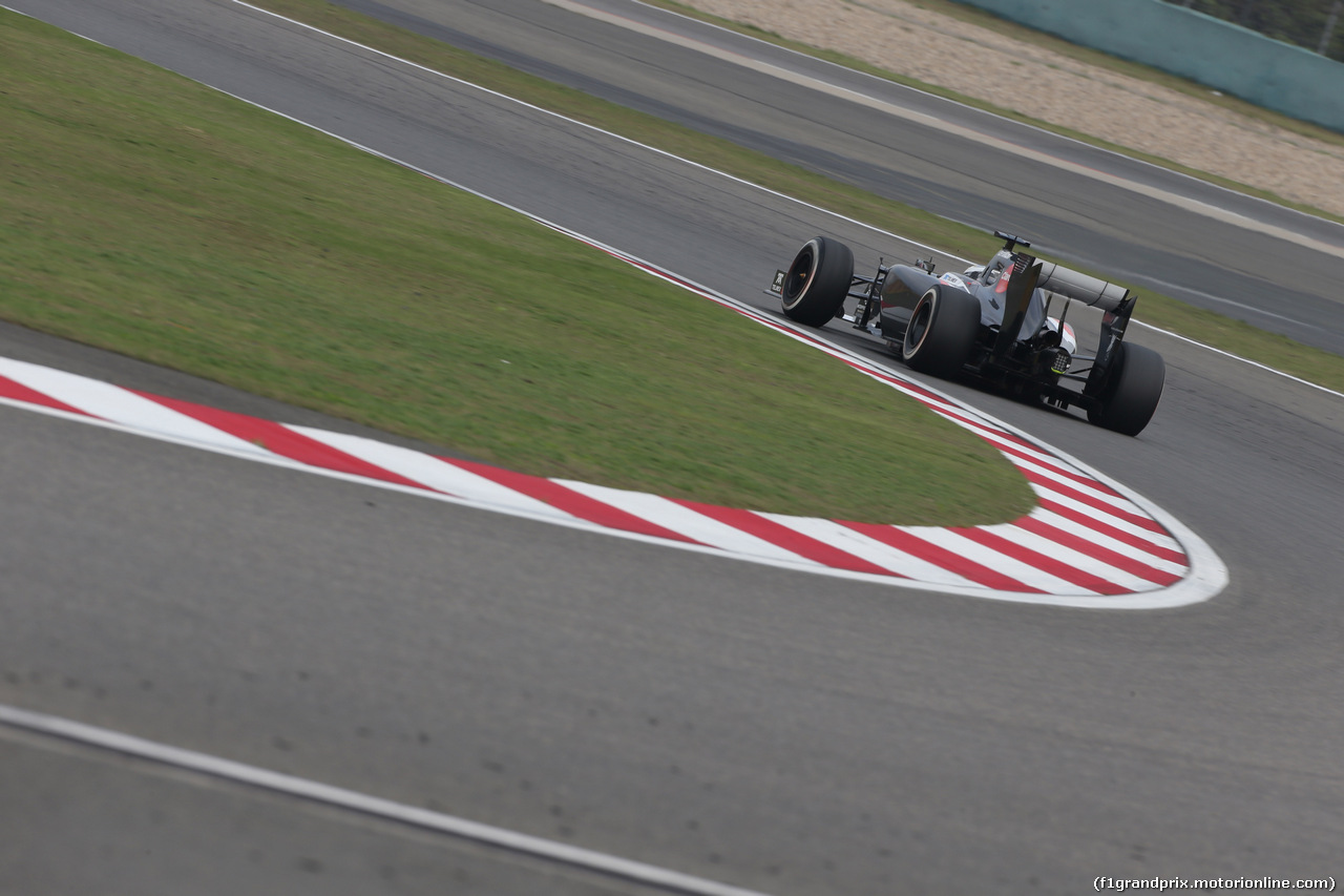 GP CINA, 18.04.2014- Prove Libere 2, Adrian Sutil (GER) Sauber F1 Team C33
