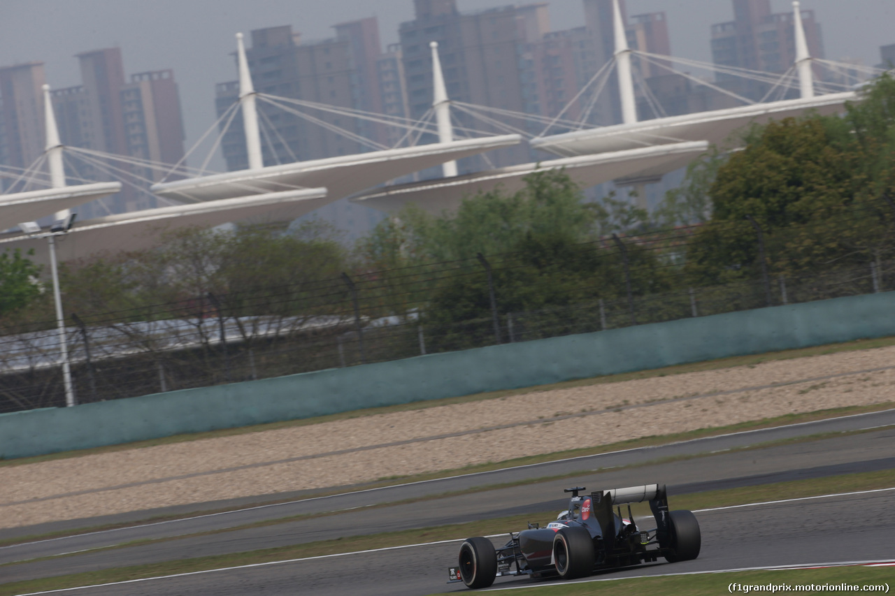 GP CINA, 18.04.2014- Prove Libere 2, Adrian Sutil (GER) Sauber F1 Team C33