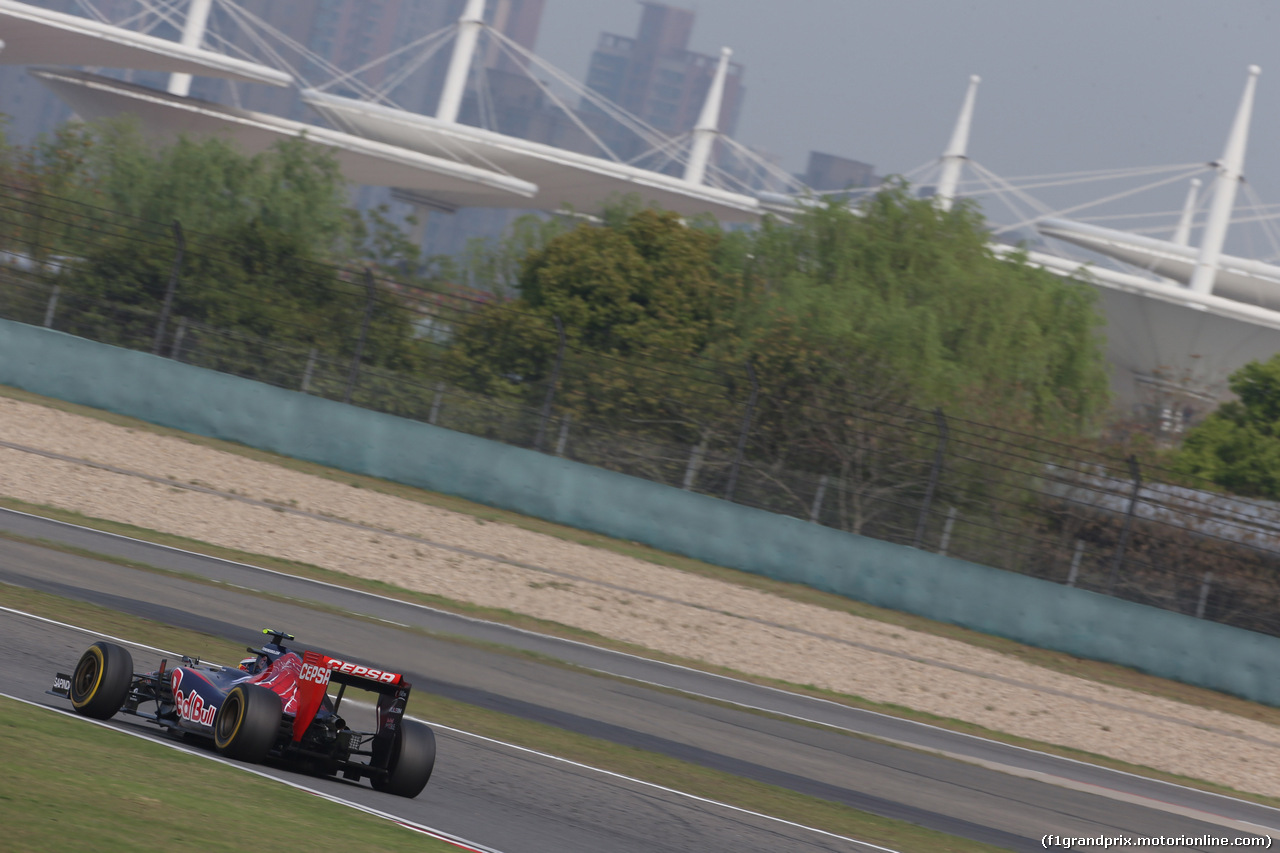 GP CINA, 18.04.2014- Prove Libere 2, Daniil Kvyat (RUS) Scuderia Toro Rosso STR9