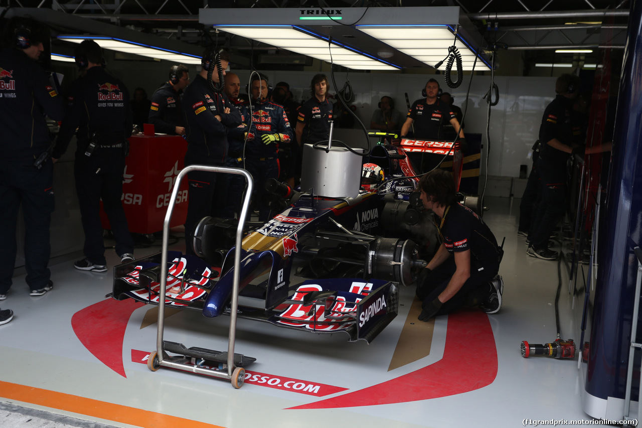 GP CINA, 18.04.2014- Prove Libere 2, Daniil Kvyat (RUS) Scuderia Toro Rosso STR9