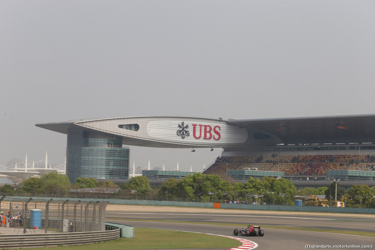 GP CINA, 18.04.2014- Prove Libere 2, Daniil Kvyat (RUS) Scuderia Toro Rosso STR9