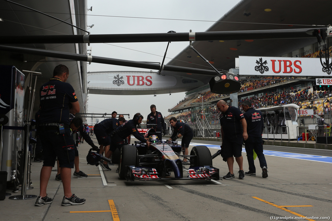 GP CINA, 18.04.2014- Prove Libere 2, Jean-Eric Vergne (FRA) Scuderia Toro Rosso STR9