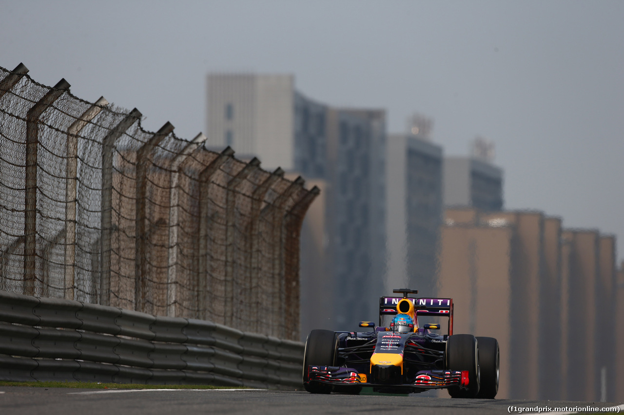 GP CINA, 18.04.2014- Prove Libere 2, Sebastian Vettel (GER) Infiniti Red Bull Racing RB10