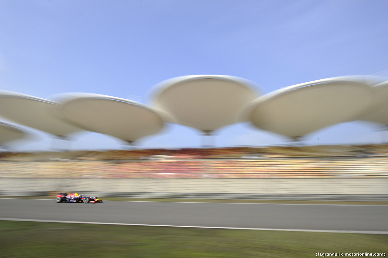 GP CINA, 18.04.2014- Prove Libere 2, Sebastian Vettel (GER) Infiniti Red Bull Racing RB10