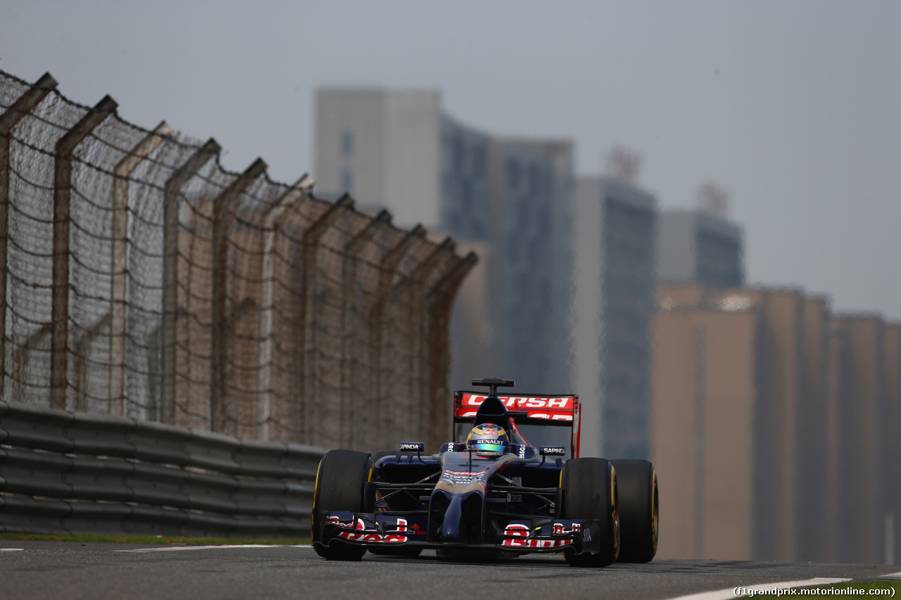 GP CINA, 18.04.2014- Prove Libere 2, Jean-Eric Vergne (FRA) Scuderia Toro Rosso STR9