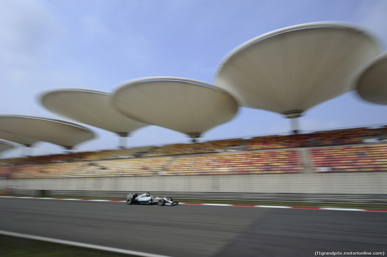 GP CINA, 18.04.2014- Prove Libere 2, Lewis Hamilton (GBR) Mercedes AMG F1 W05