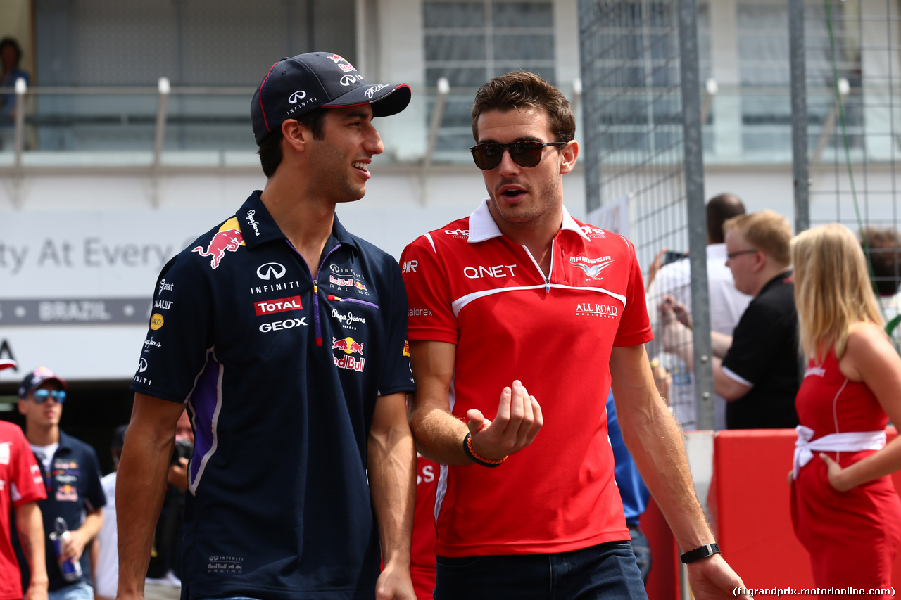 GP GERMANIA, 20.07.2014- Gara, Daniel Ricciardo (AUS) Infiniti Red Bull Racing RB10 e Jules Bianchi (FRA) Marussia F1 Team MR03