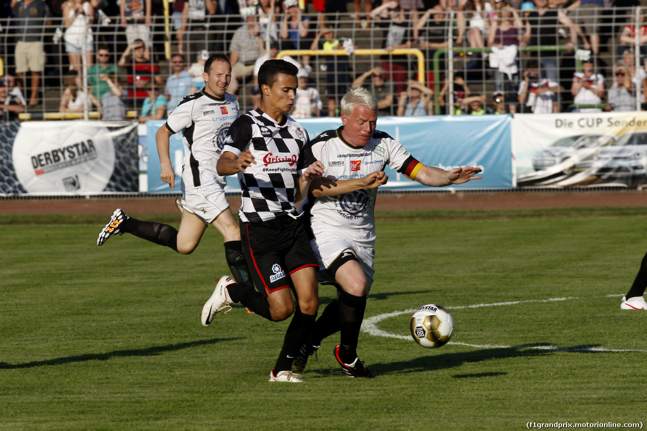 GP GERMANIA, Pascal Wehrlein (GER) Mercedes AMG DTM-Team HWA e Guido Cantz (GER) Entertainer, Kick f¸r Kinder at Hanau. 
16.07.2014. Formula 1 World Championship, Rd 10, German Grand Prix, Hockenheim, Germany, Wednesday Soccer.