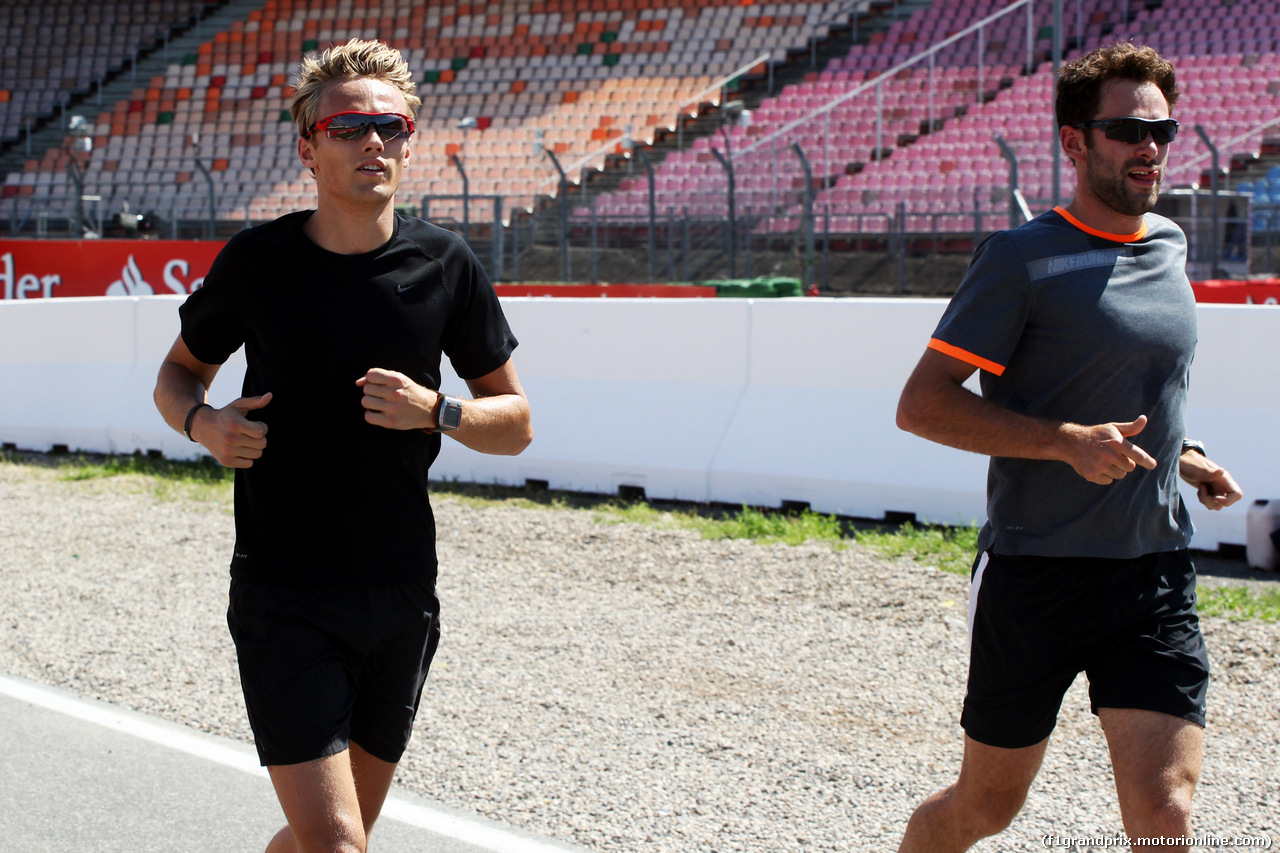 GP GERMANIA, Max Chilton (GBR) Marussia F1 Team runs the circuit with Sam Village (GBR) Marussia F1 Team.
17.07.2014. Formula 1 World Championship, Rd 10, German Grand Prix, Hockenheim, Germany, Preparation Day.