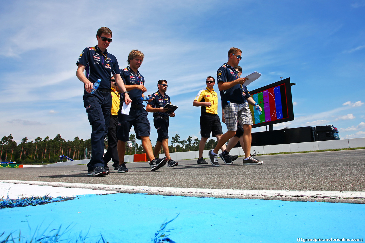 GP GERMANIA, Sebastian Vettel (GER) Red Bull Racing walks the circuit.
17.07.2014. Formula 1 World Championship, Rd 10, German Grand Prix, Hockenheim, Germany, Preparation Day.