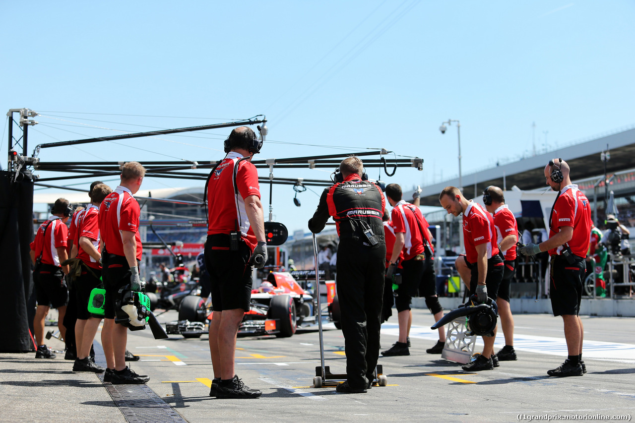 GP GERMANIA, Jules Bianchi (FRA) Marussia F1 Team MR03 in the pits.
18.07.2014. Formula 1 World Championship, Rd 10, German Grand Prix, Hockenheim, Germany, Practice Day.