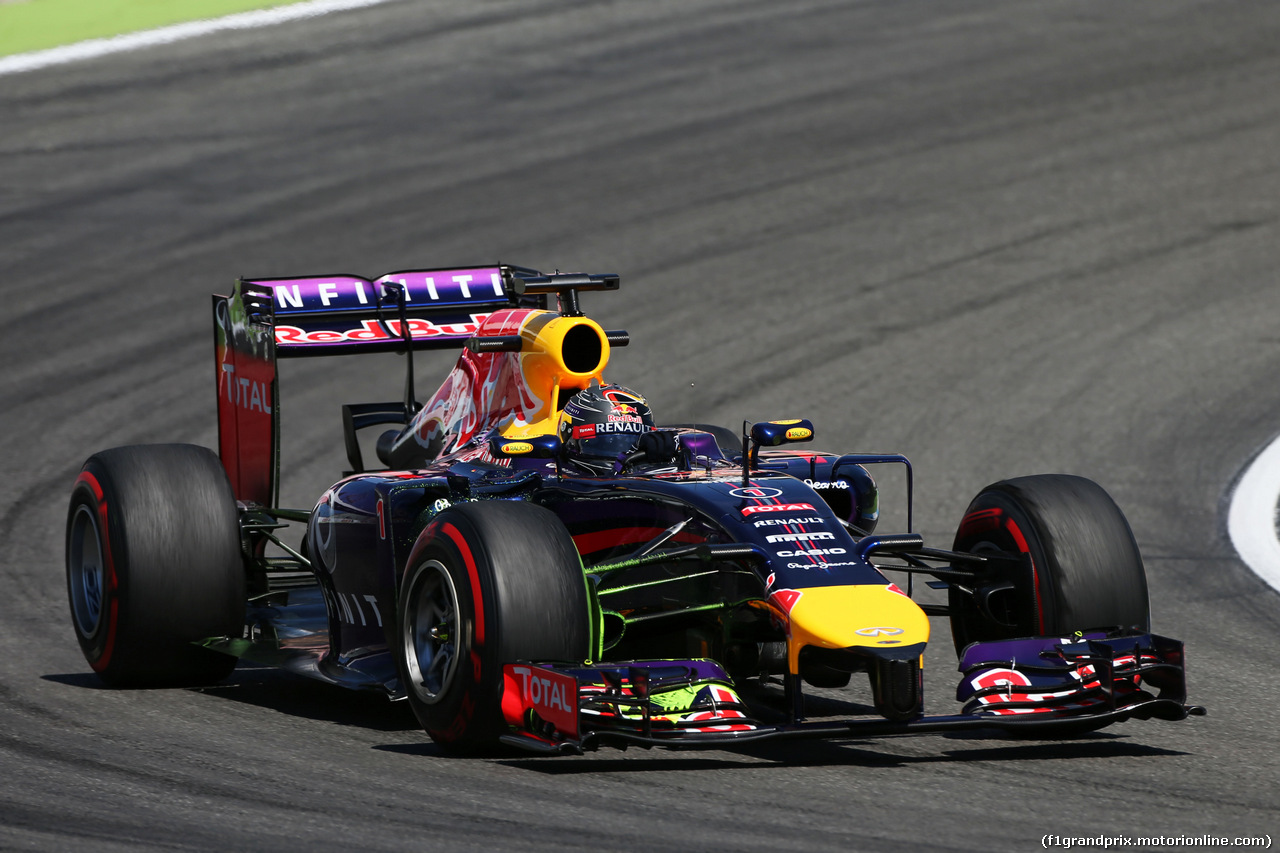 GP GERMANIA, Sebastian Vettel (GER) Red Bull Racing RB10 running flow-vis paint on the front wing.
18.07.2014. Formula 1 World Championship, Rd 10, German Grand Prix, Hockenheim, Germany, Practice Day.