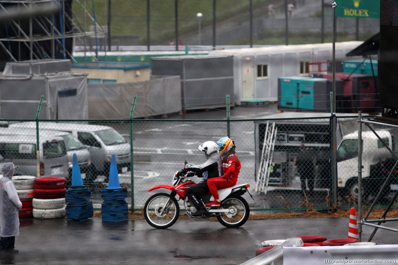 GP GIAPPONE, 05.10.2014 - Gara, Fernando Alonso (ESP) Ferrari F14-T retires from the race