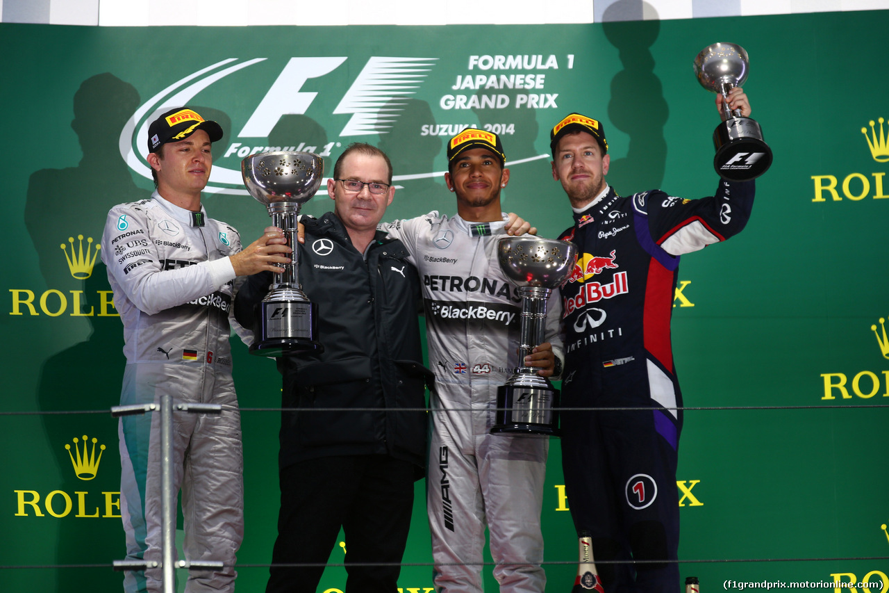 GP GIAPPONE, 05.10.2014 - Gara, 1st position Lewis Hamilton (GBR) Mercedes AMG F1 W05, secondo Nico Rosberg (GER) Mercedes AMG F1 W05 e terzo Sebastian Vettel (GER) Red Bull Racing RB10