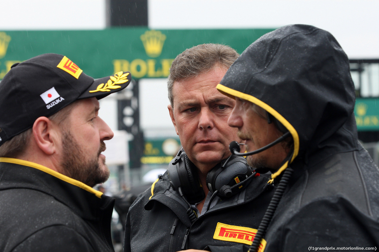 GP GIAPPONE, 05.10.2014 - Gara, Paul Hembery, Pirelli Motorspor Director e Mario Isola (ITA), Sporting Director Pirelli