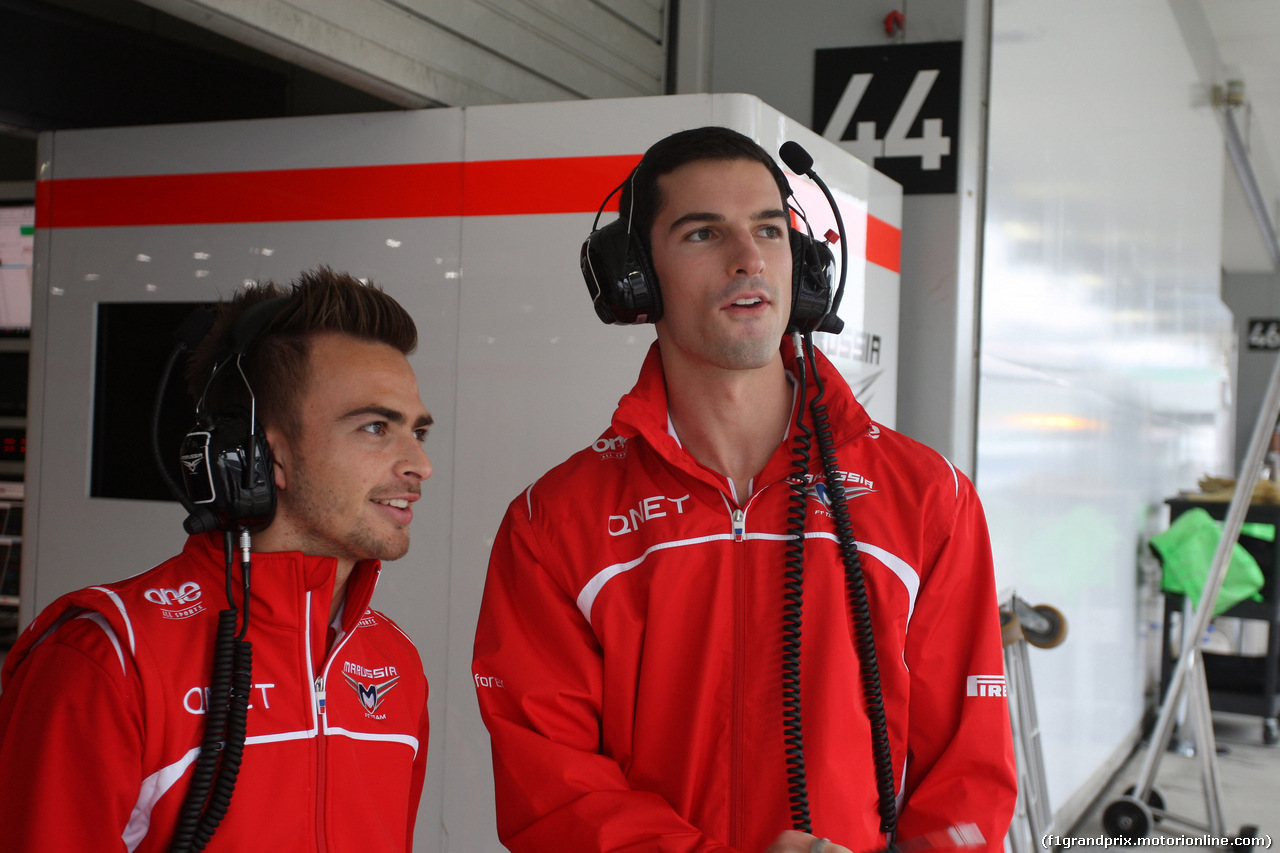 GP GIAPPONE, 05.10.2014 - Gara, Will Stevens, Marussia F1 Team MR03, Test Driver e Alexander Rossi (USA) Marussia F1 Team
