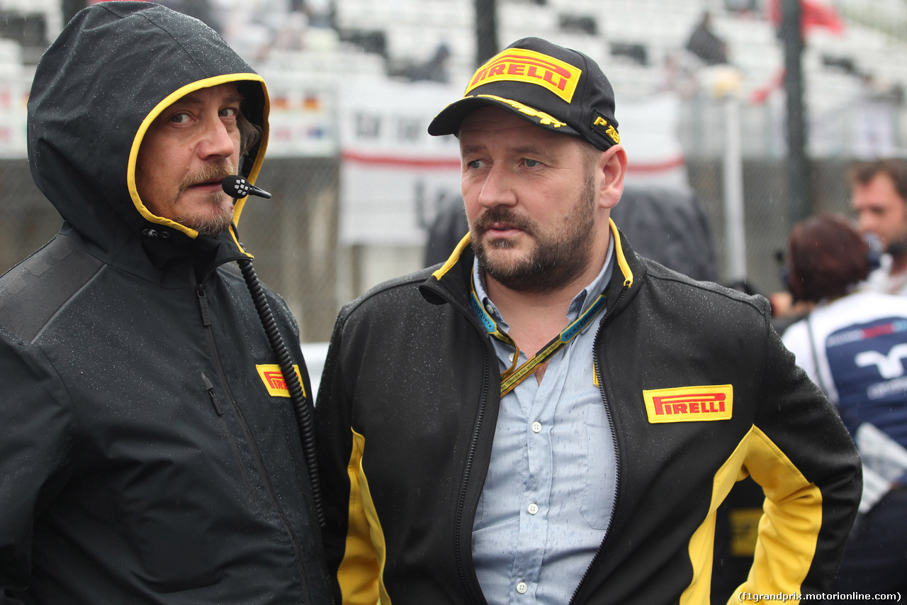 GP GIAPPONE, 05.10.2014 - Gara, Paul Hembery, Pirelli Motorspor Director (R)
