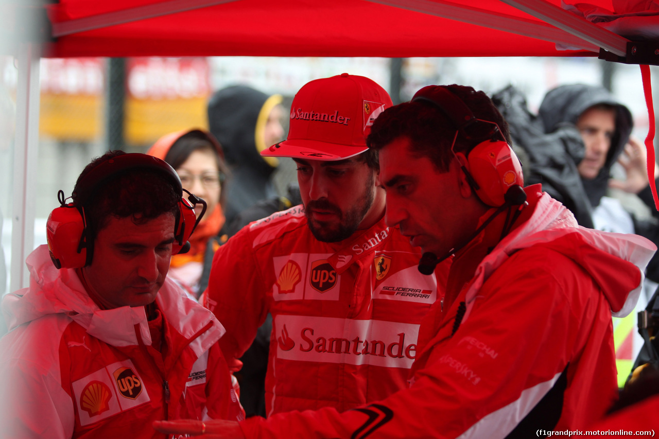 GP GIAPPONE, 05.10.2014 - Gara, Fernando Alonso (ESP) Ferrari F14-T e Andrea Stella (ITA) Ferrari race Engineer